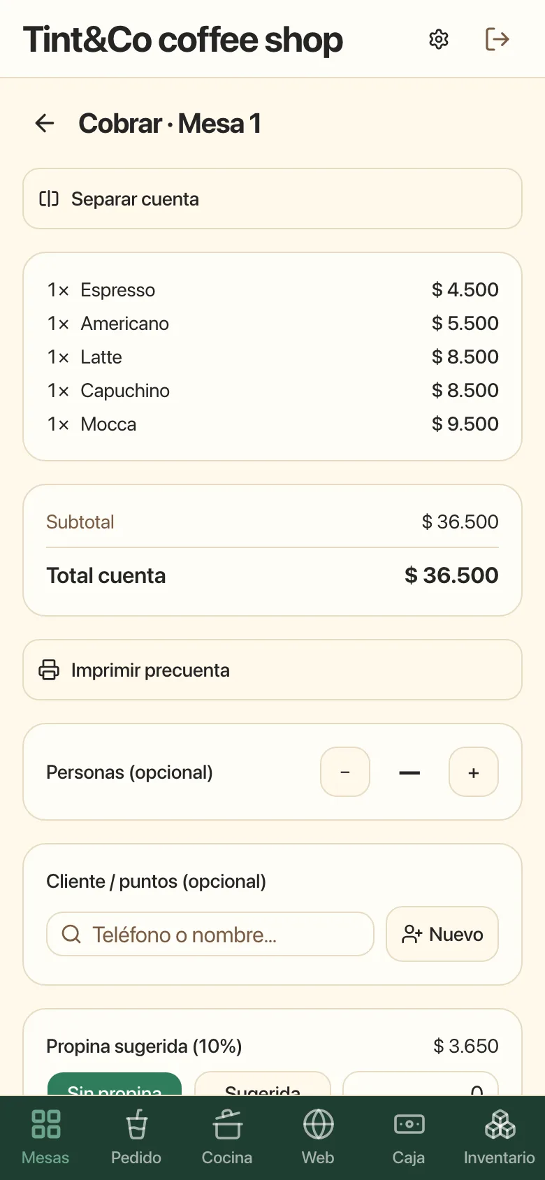 Antes: Pantalla de cobro en celular con la lista de productos, secciones plegables y, abajo, el total a pagar y el botón Confirmar pago.